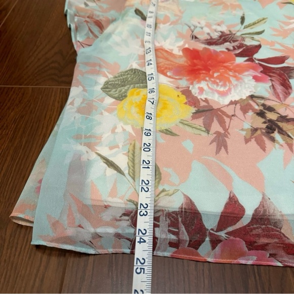 Vince Camuto Chiffon Flutter Short Sleeve Faded Bloom Top Blue Floral Size Med - Picture 5 of 8